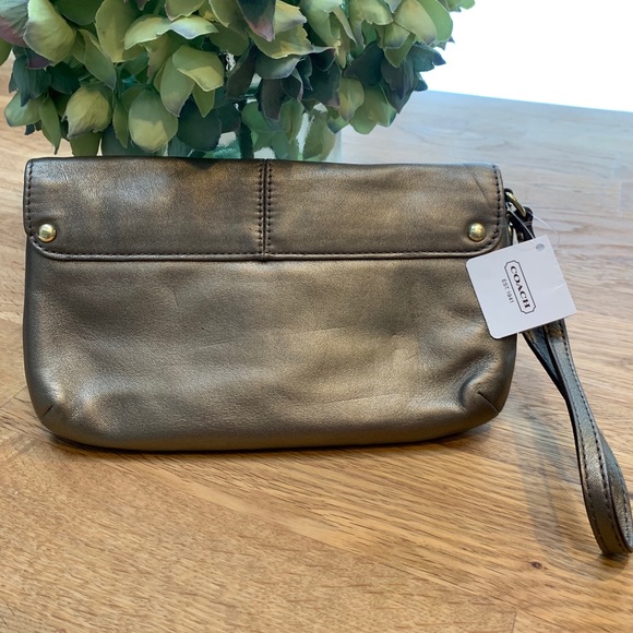 Leather Coach purse - Gold with tags on - Picture 2 of 4